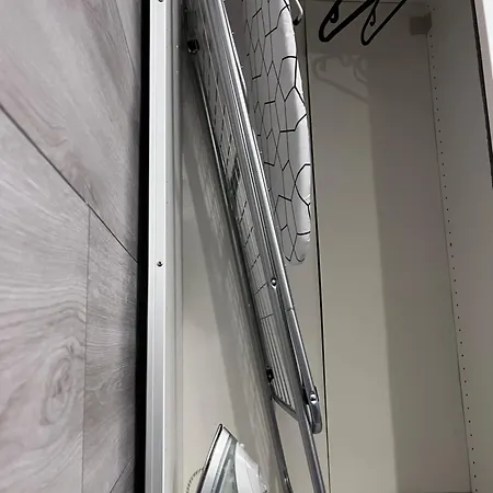 Beautiful Free Parking Garage Lägenhet *