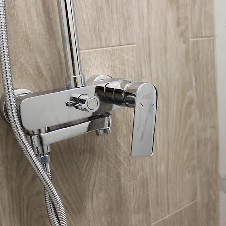 Beautiful Free Parking Garage Lägenhet *