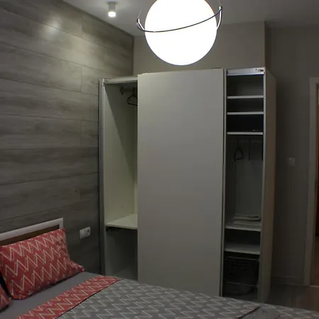 Beautiful Free Parking Garage Appartement