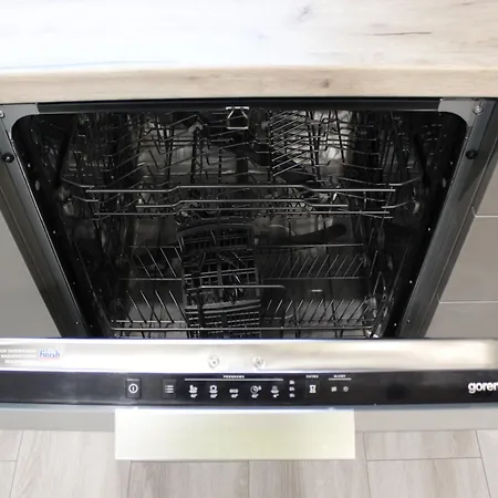 Beautiful Free Parking Garage * Φιλιππούπολη