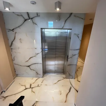 Beautiful Free Parking Garage Διαμέρισμα *