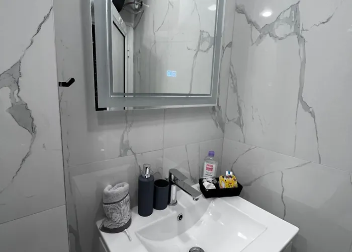 Beautiful Free Parking Garage Apartmán